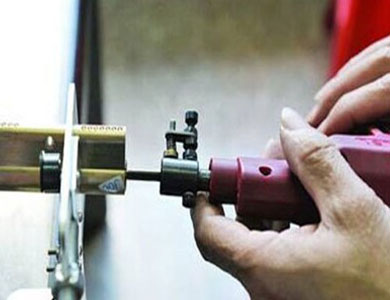 西工24小时上门开锁公司